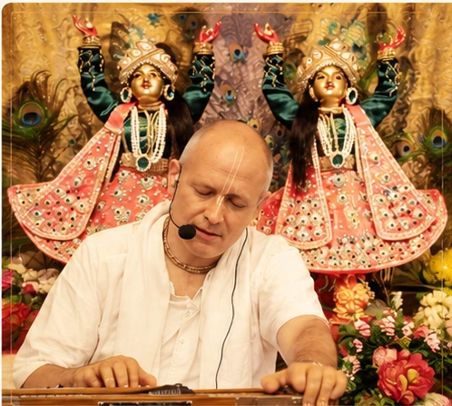 Saturday Sādhu-saṅga with kīrtana and the deities
